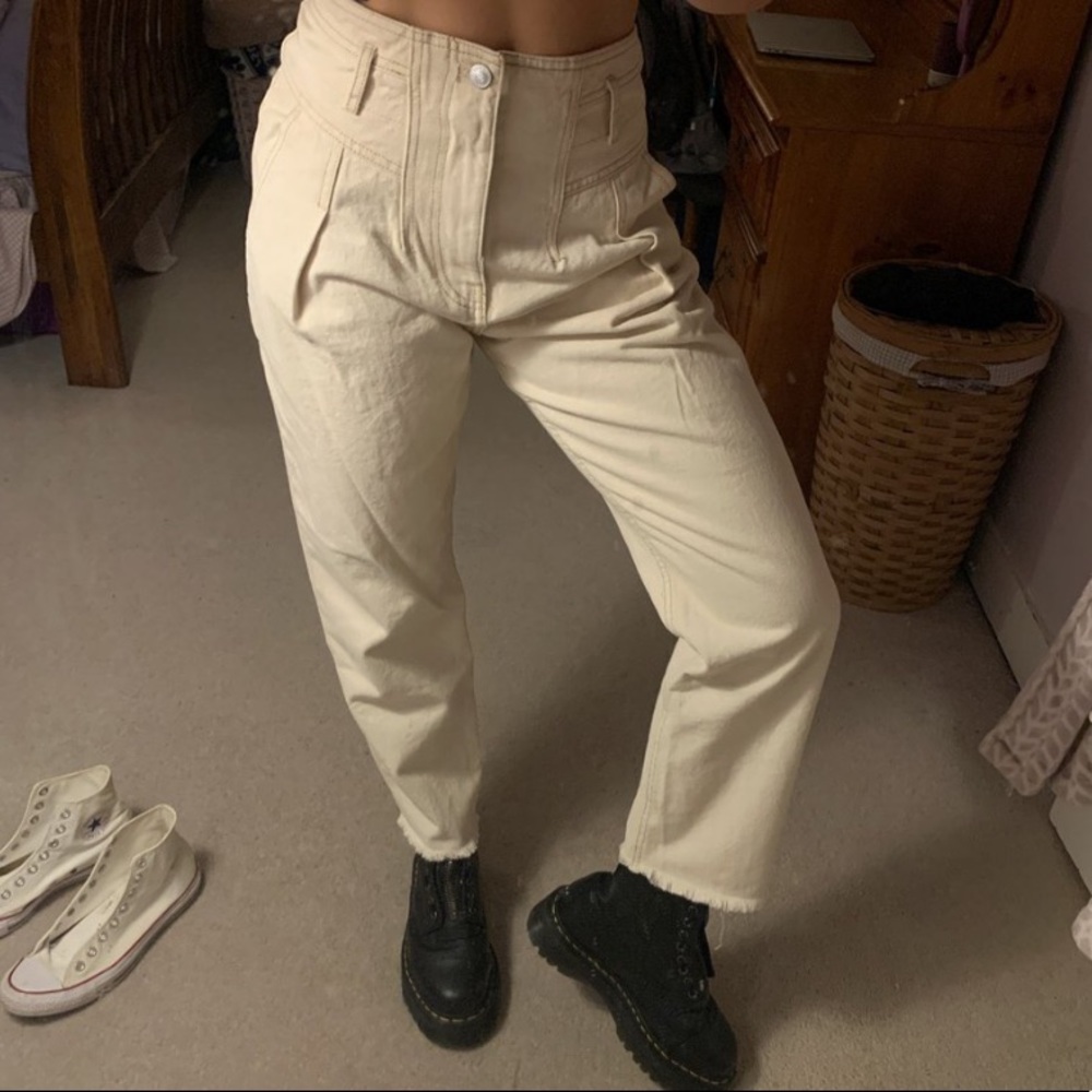 Free people straight leg frayed cream/ivory jeans